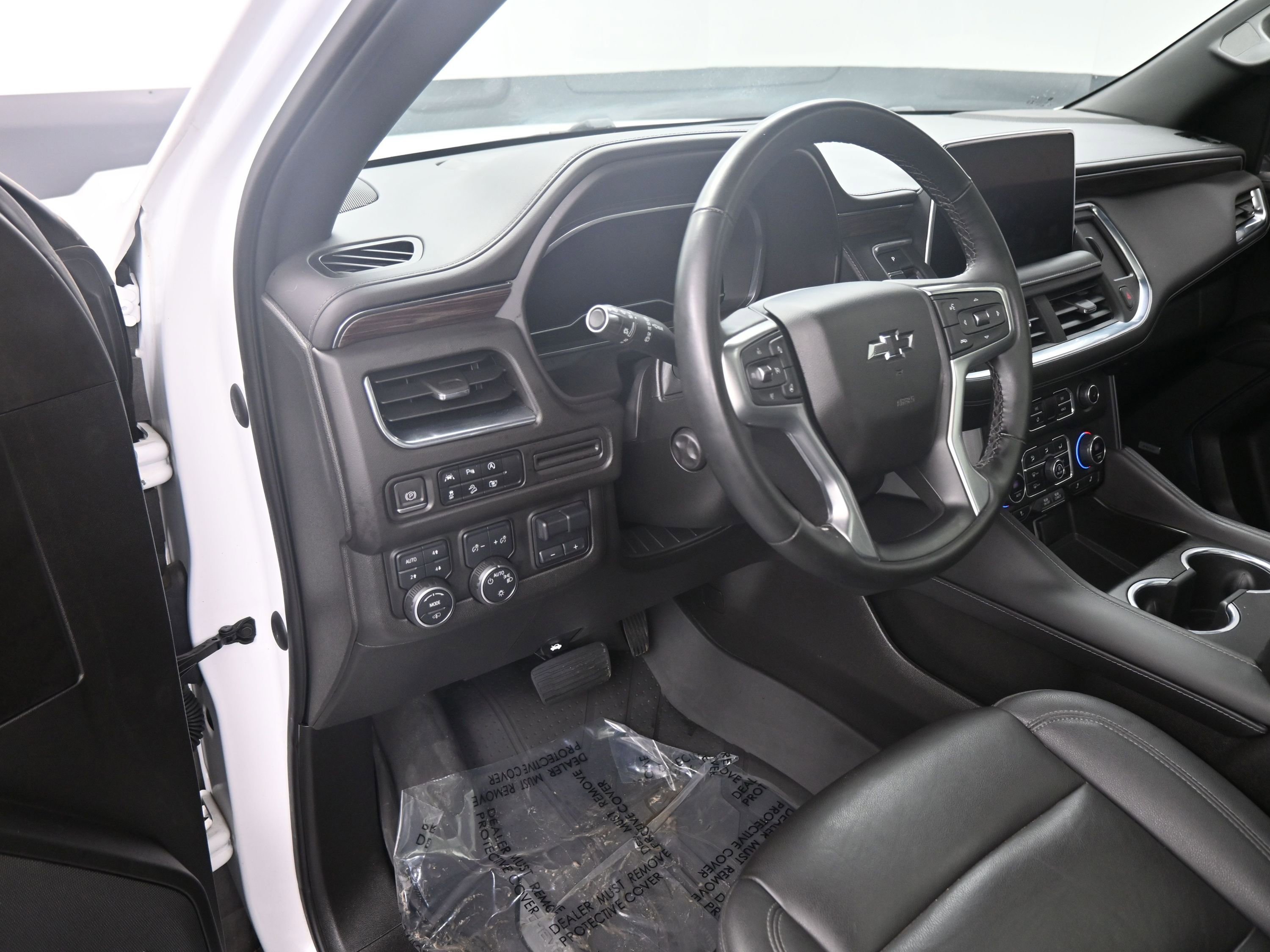 Used 2023 Chevrolet Tahoe Z71 w/ Z71 Off-Road Package AWD/4WD image 12