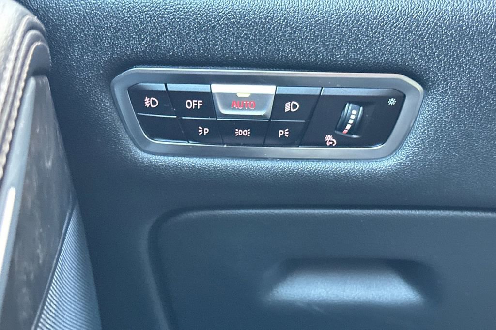 Used 2022 BMW X7 xDrive40i w/ M Sport Package image 32