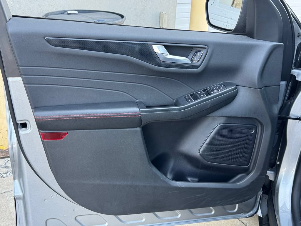 Used 2024 Ford Escape ST-Line w/ Tech Pack #1 FWD image 18