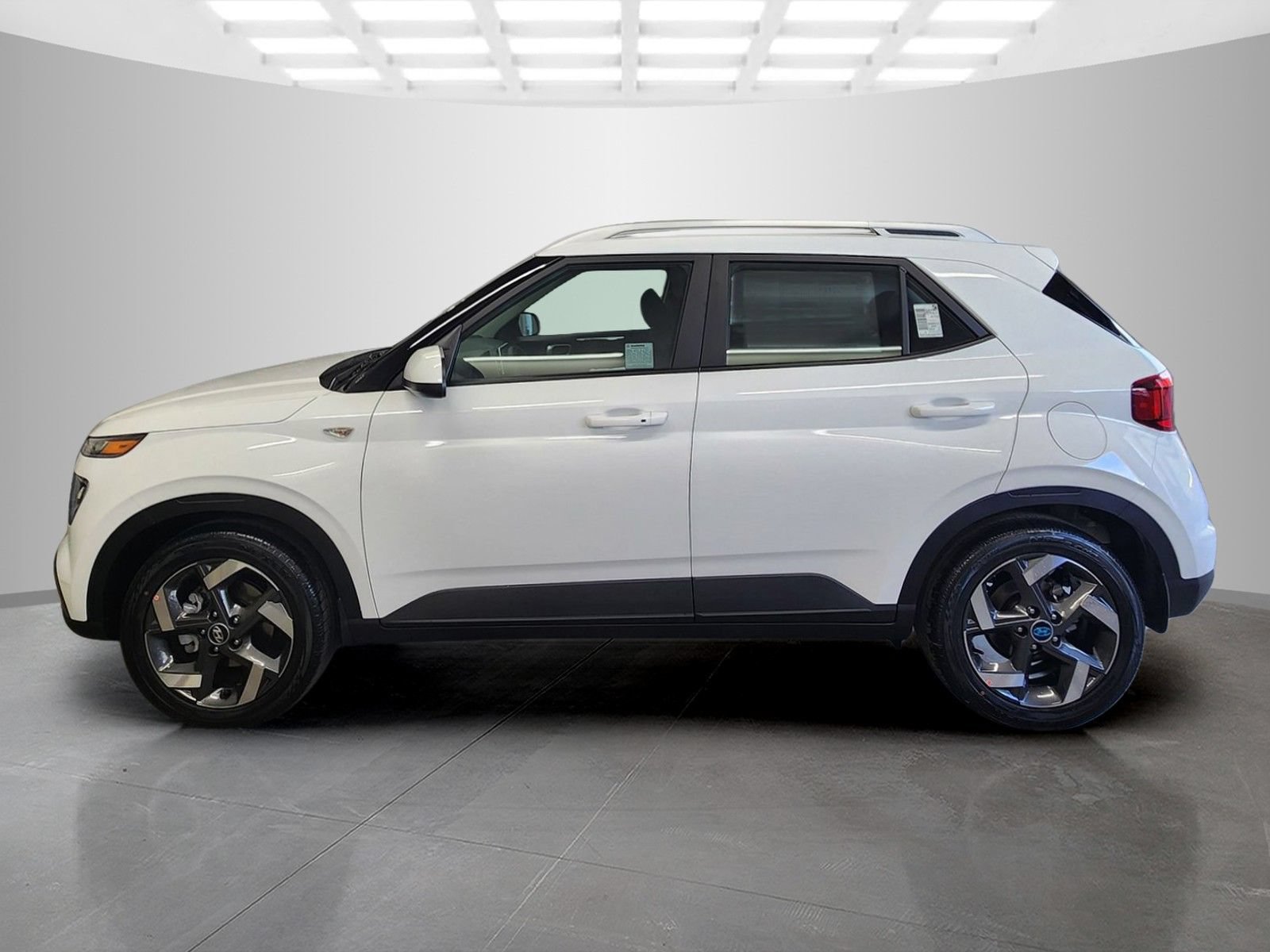 New 2026 Hyundai Venue SEL FWD image 4