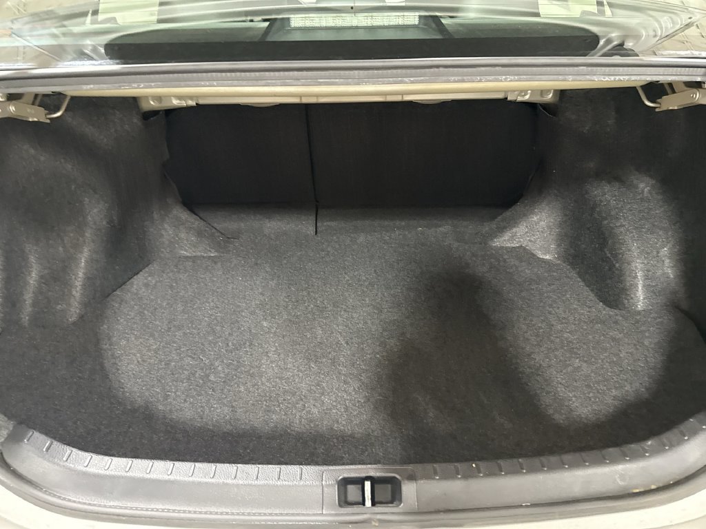 Used 2016 Toyota Corolla LE FWD image 23