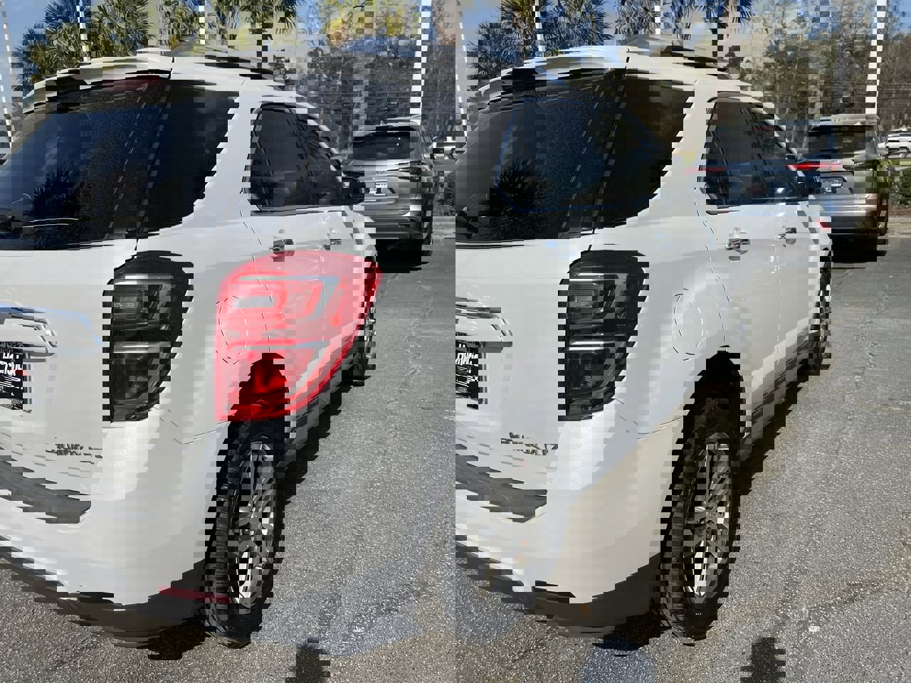 Used 2016 Chevrolet Equinox LTZ w/ Enhanced Convenience Package image 10