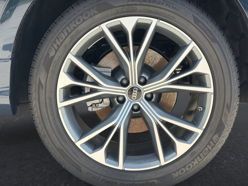 Used 2025 Audi Q8 Premium AWD/4WD image 31