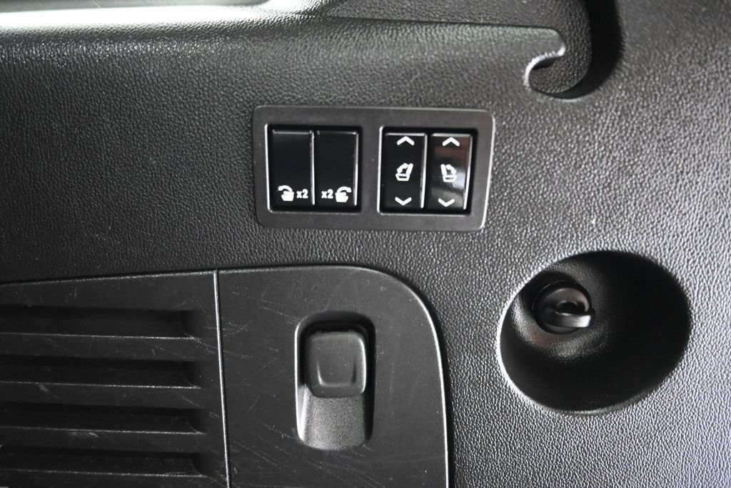 Used 2019 Cadillac Escalade ESV Luxury AWD/4WD image 59