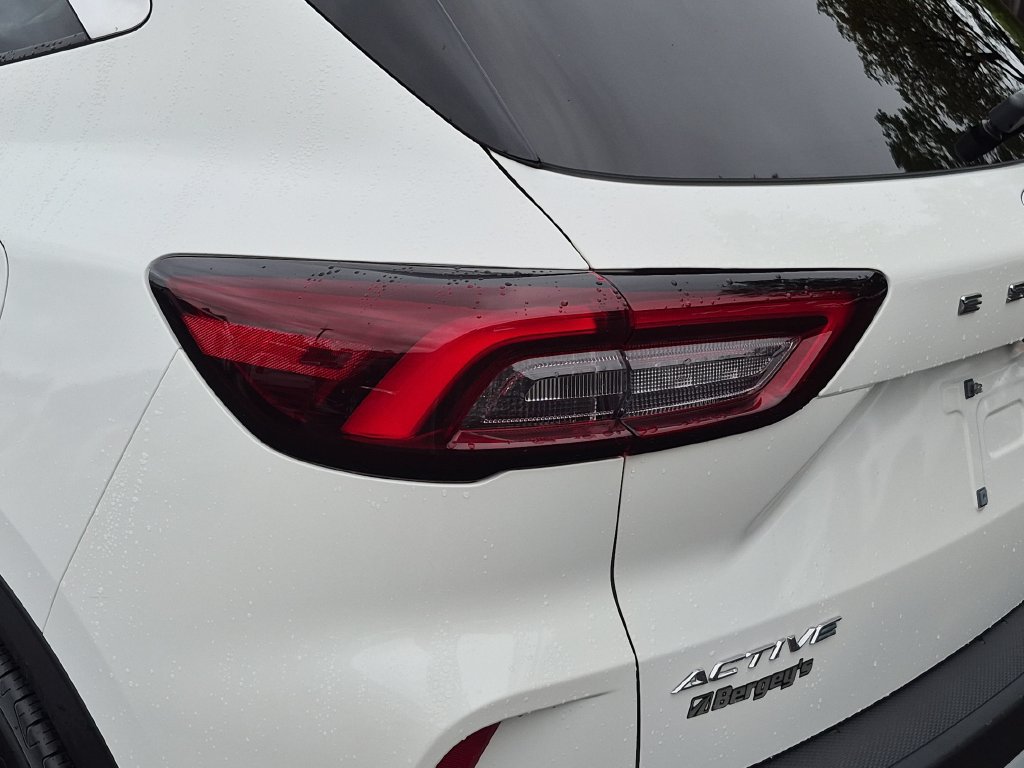 Certified 2023 Ford Escape Active AWD/4WD image 9