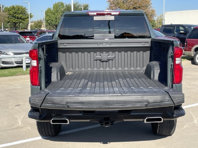 Used 2025 Chevrolet Silverado 1500 LT Trail Boss w/ LT Trail Boss Premium Package AWD/4WD image 33