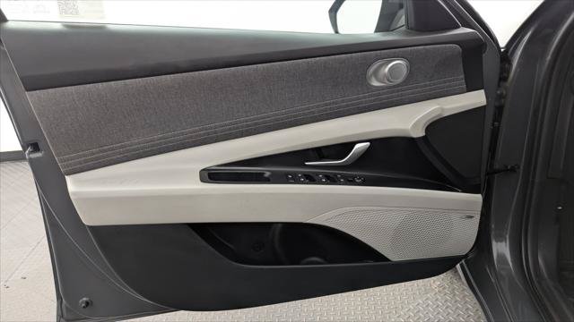 Used 2025 Hyundai Elantra Limited FWD image 13