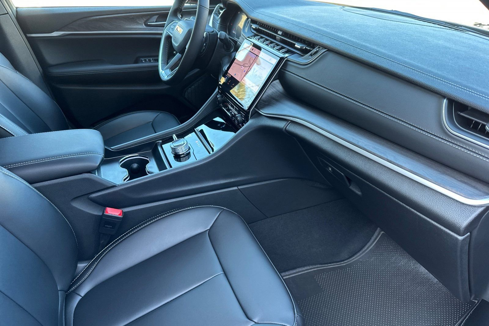 New 2025 Jeep Grand Cherokee L Limited w/ Trailer Tow Package image 21