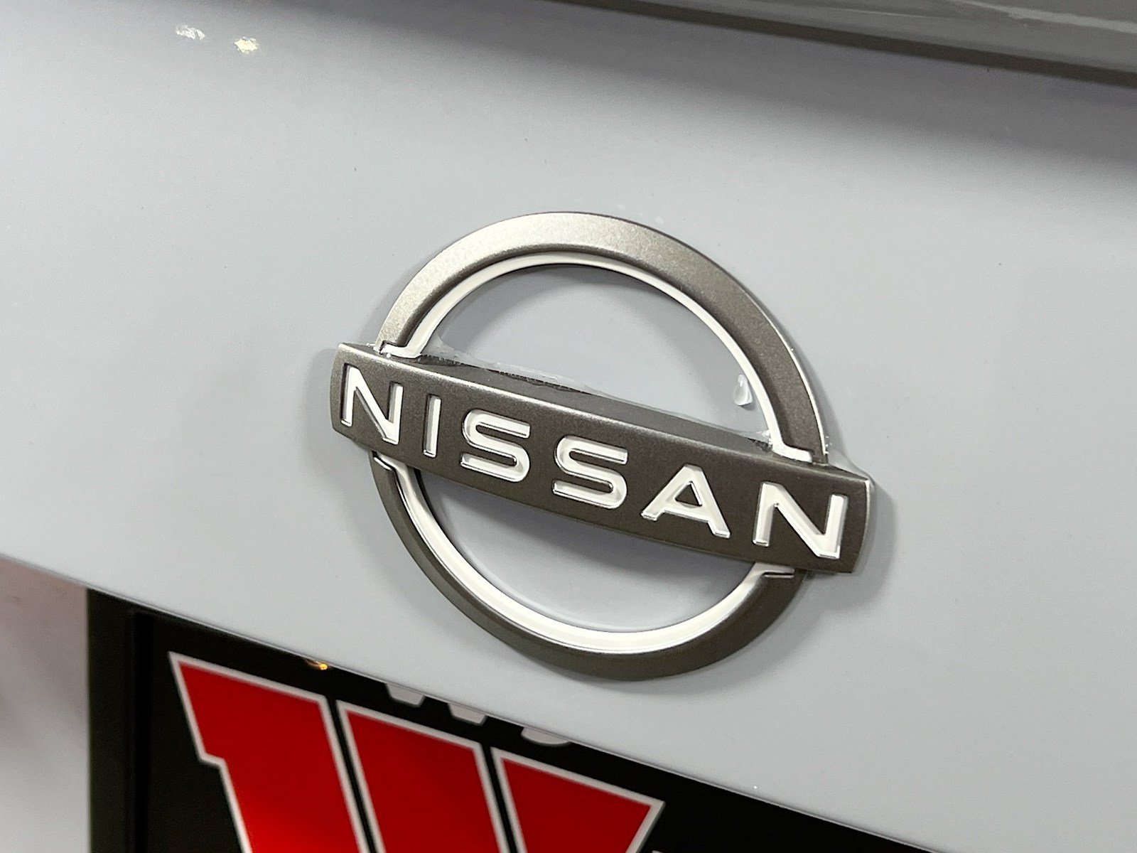 New 2025 Nissan Versa SR w/ Trunk Package FWD image 31