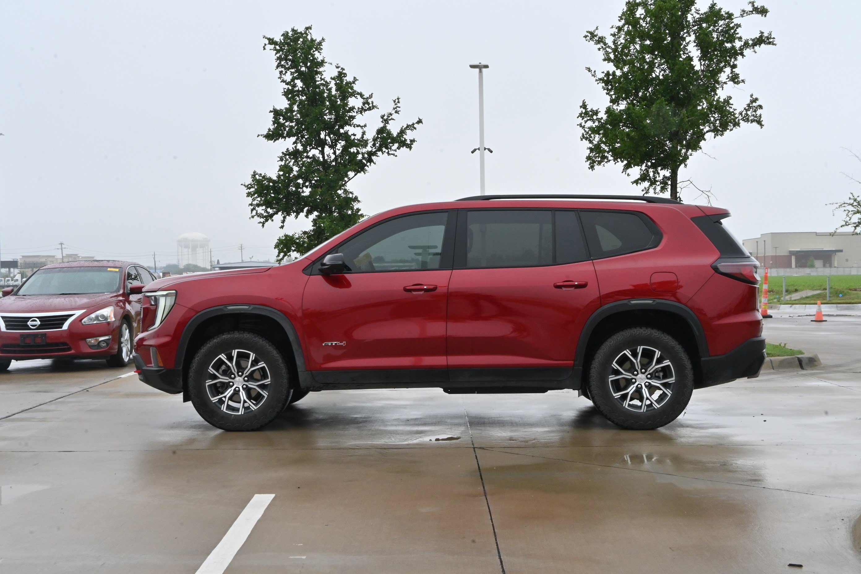 Used 2024 GMC Acadia AT4 w/ Luxury Package image 6