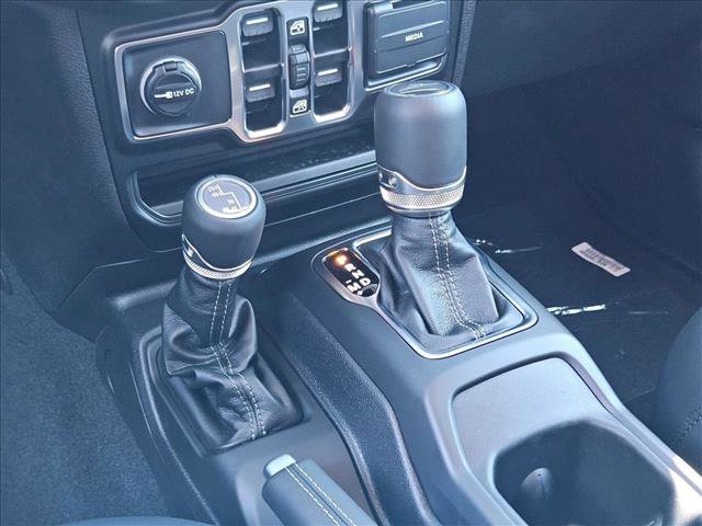 New 2025 Jeep Gladiator Sport image 12