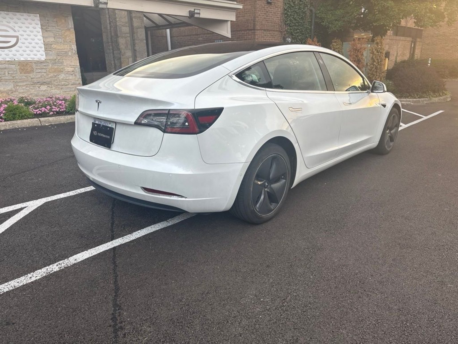 Used 2020 Tesla Model 3 Long Range AWD/4WD image 5