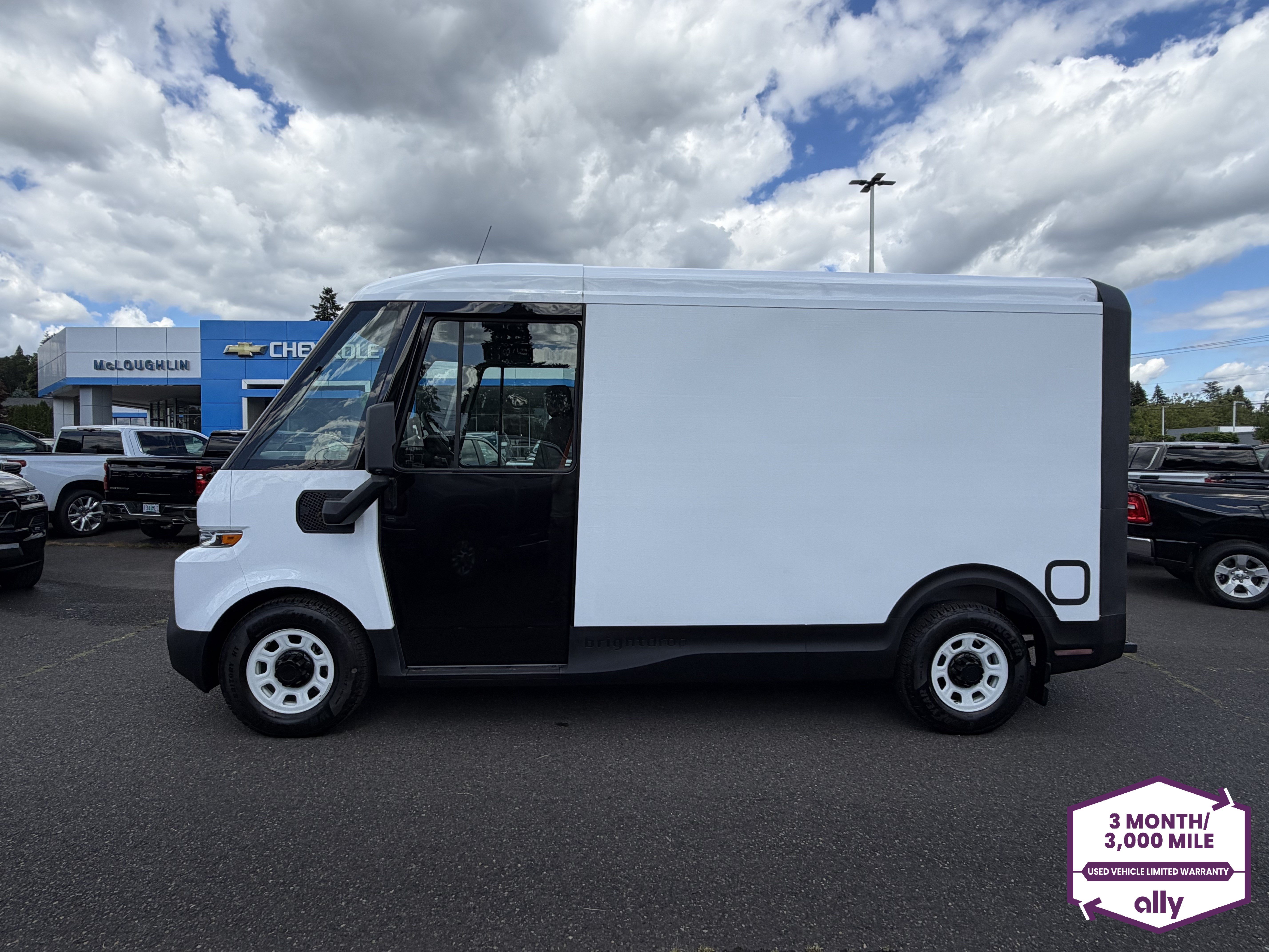 Used 2024 Chevrolet Brightdrop 400 w/ Commercial Equipment Package AWD/4WD image 2