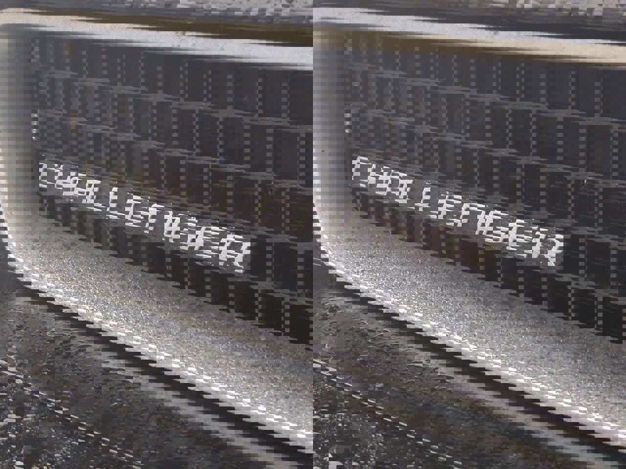 Used 2014 Dodge Challenger SXT image 12