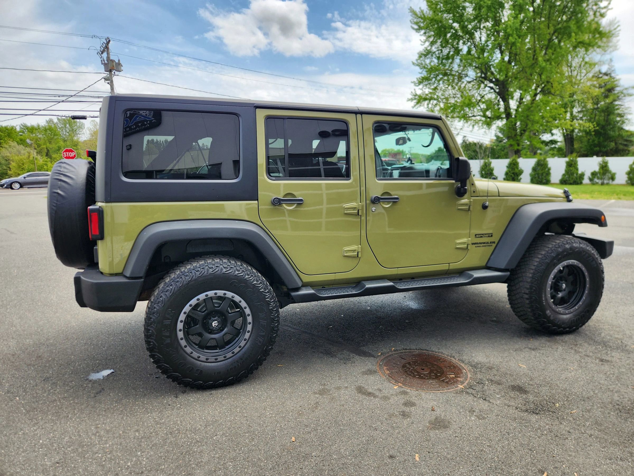 Used 2013 Jeep Wrangler Unlimited Sport AWD/4WD image 18