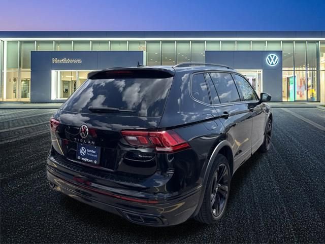 Used 2024 Volkswagen Tiguan SE R-Line AWD/4WD image 9