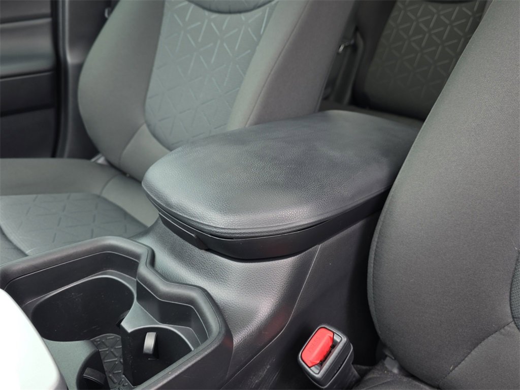 Used 2021 Toyota RAV4 XLE w/ Convenience Package image 11