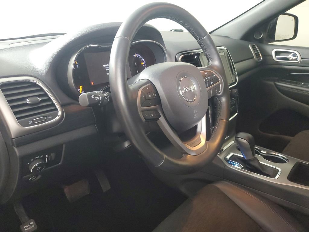 Used 2020 Jeep Grand Cherokee Altitude image 22