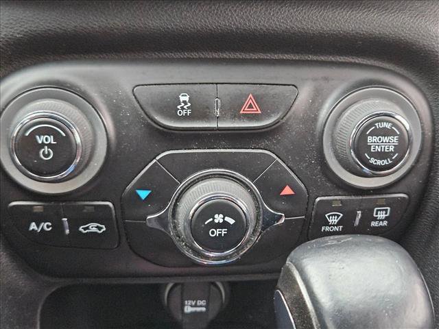 Used 2016 Dodge Dart SXT w/ Sun/Sound Group image 15