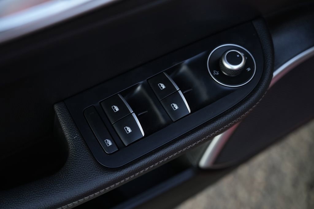 Used 2018 Alfa Romeo Giulia image 20