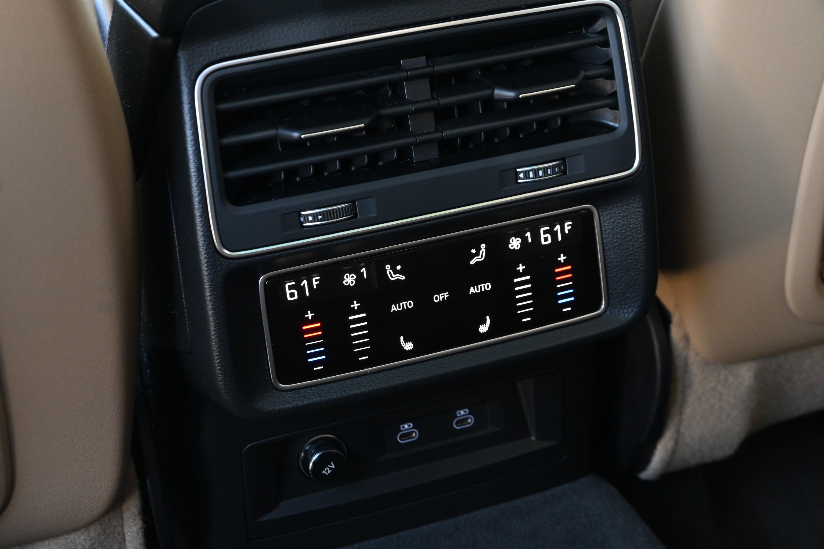 Used 2024 Audi Q8 Premium Plus image 30