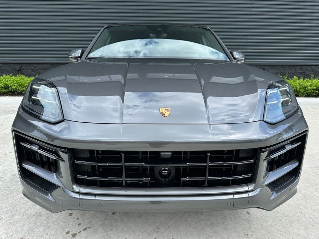 Used 2025 Porsche Cayenne GTS image 7
