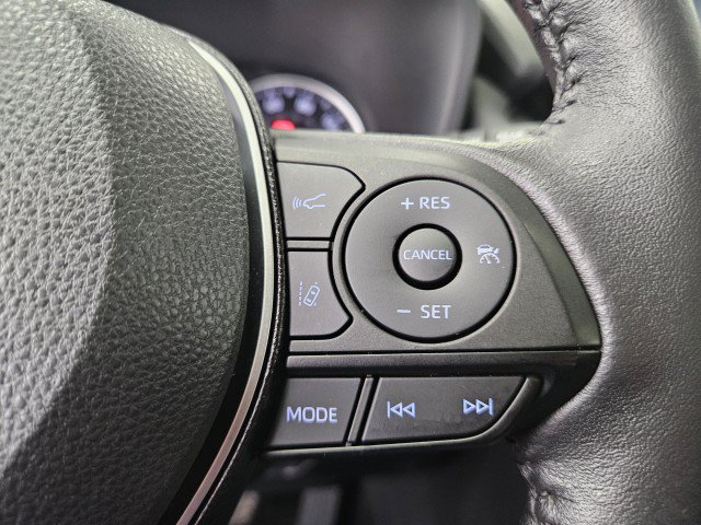 Used 2021 Toyota RAV4 XLE Premium AWD/4WD image 27