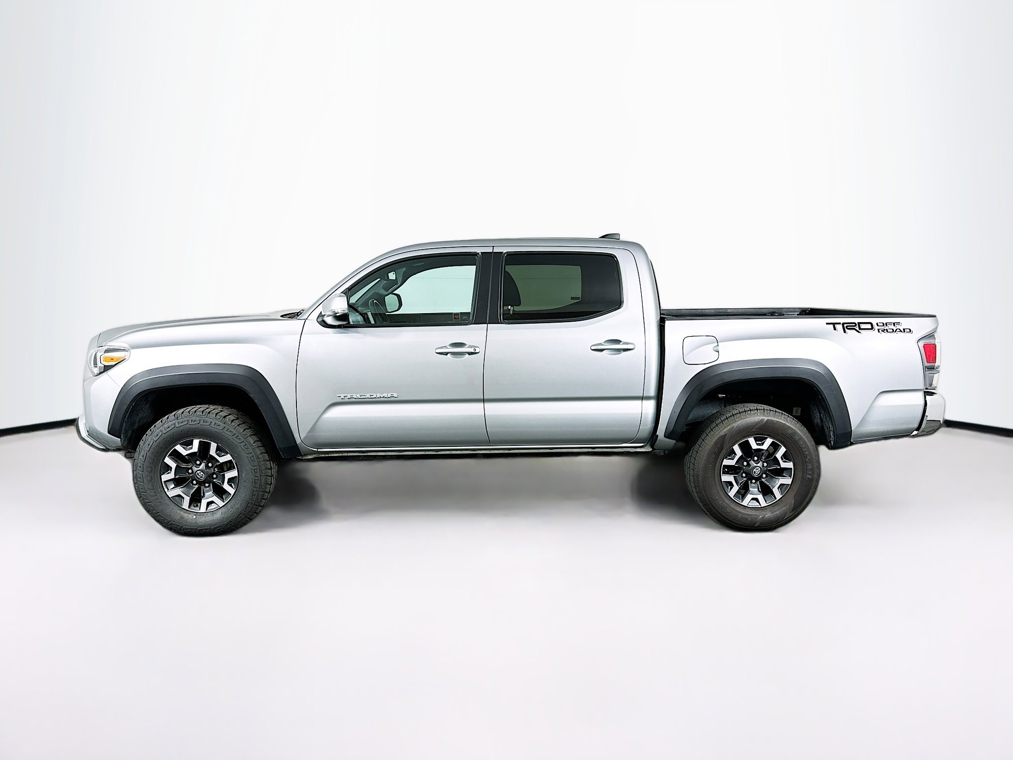 Used 2023 Toyota Tacoma TRD Off-Road image 4