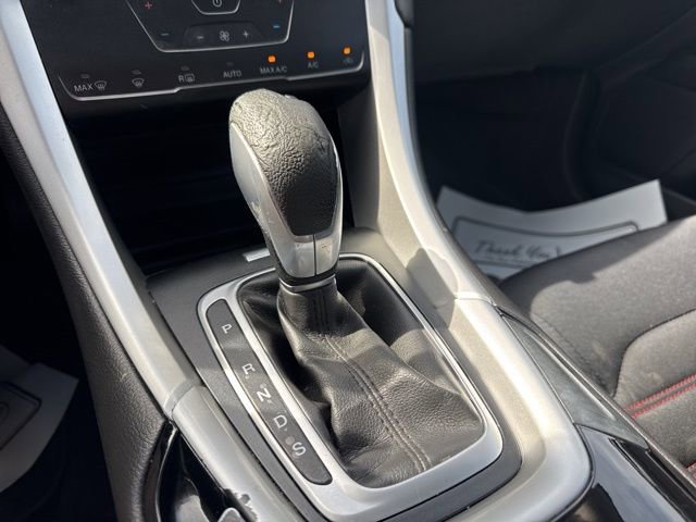 Used 2015 Ford Fusion SE FWD image 21