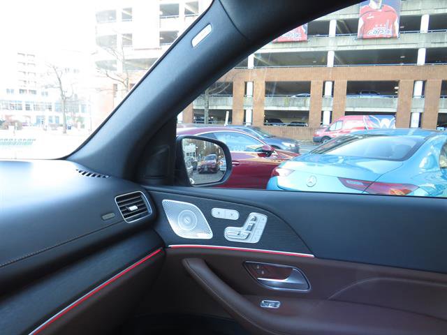 Used 2025 Mercedes-Benz GLS 450 4MATIC image 16