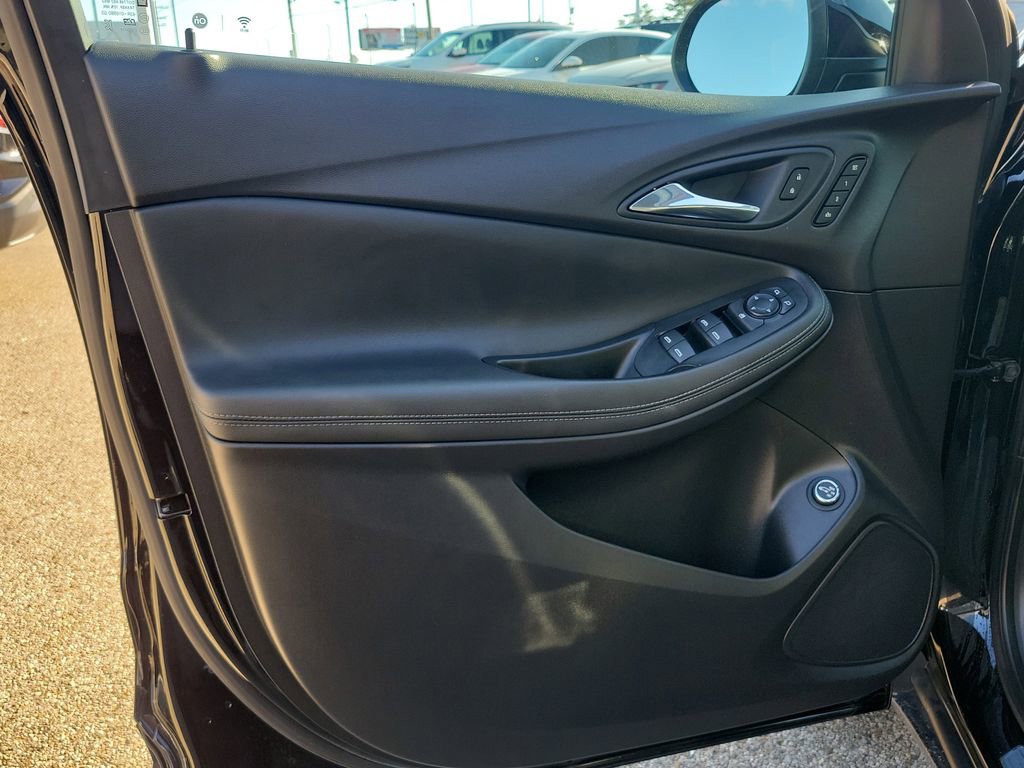 Used 2023 Buick Encore GX Essence w/ Experience Buick Package image 20