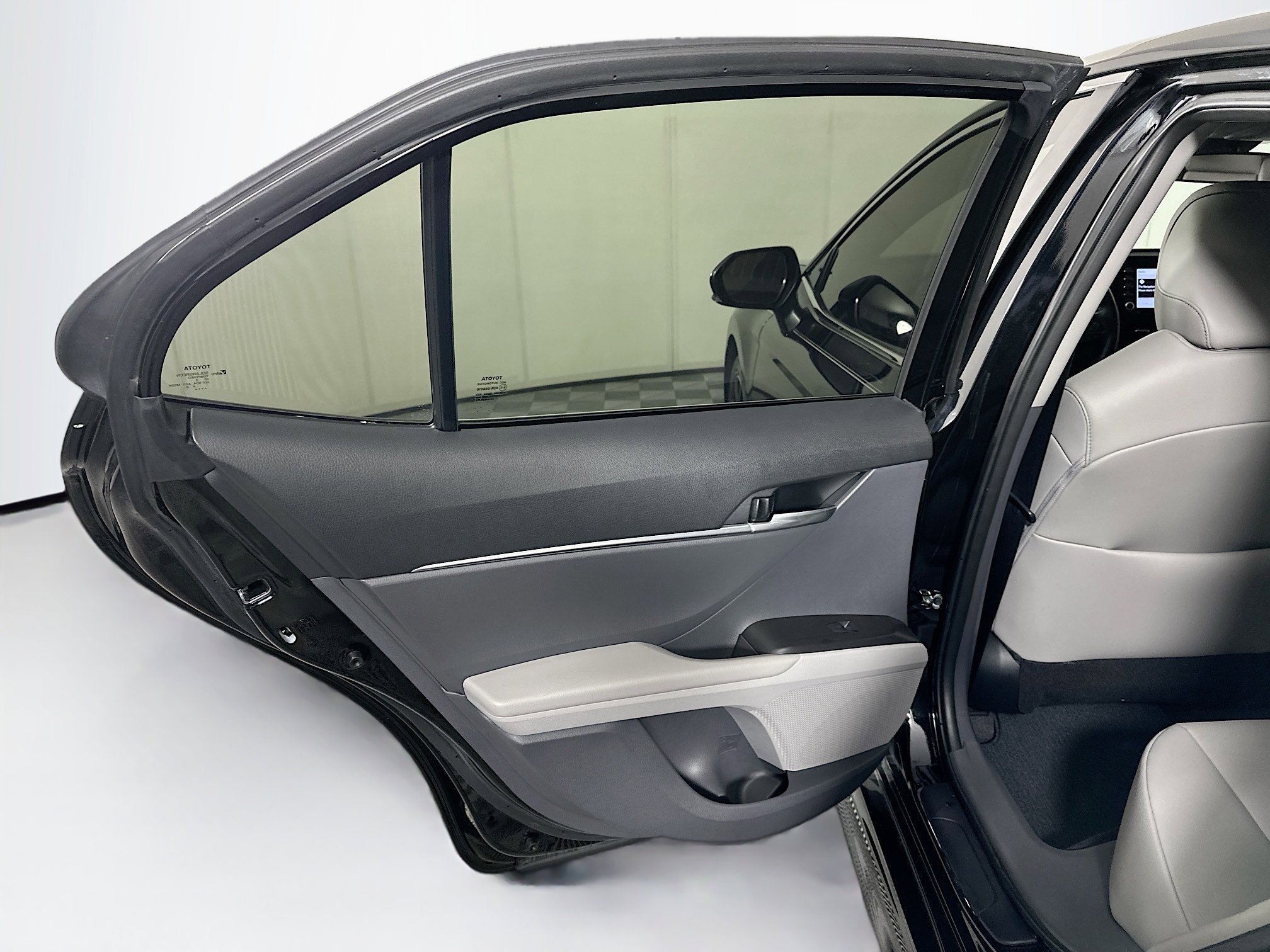 Used 2024 Toyota Camry SE image 25