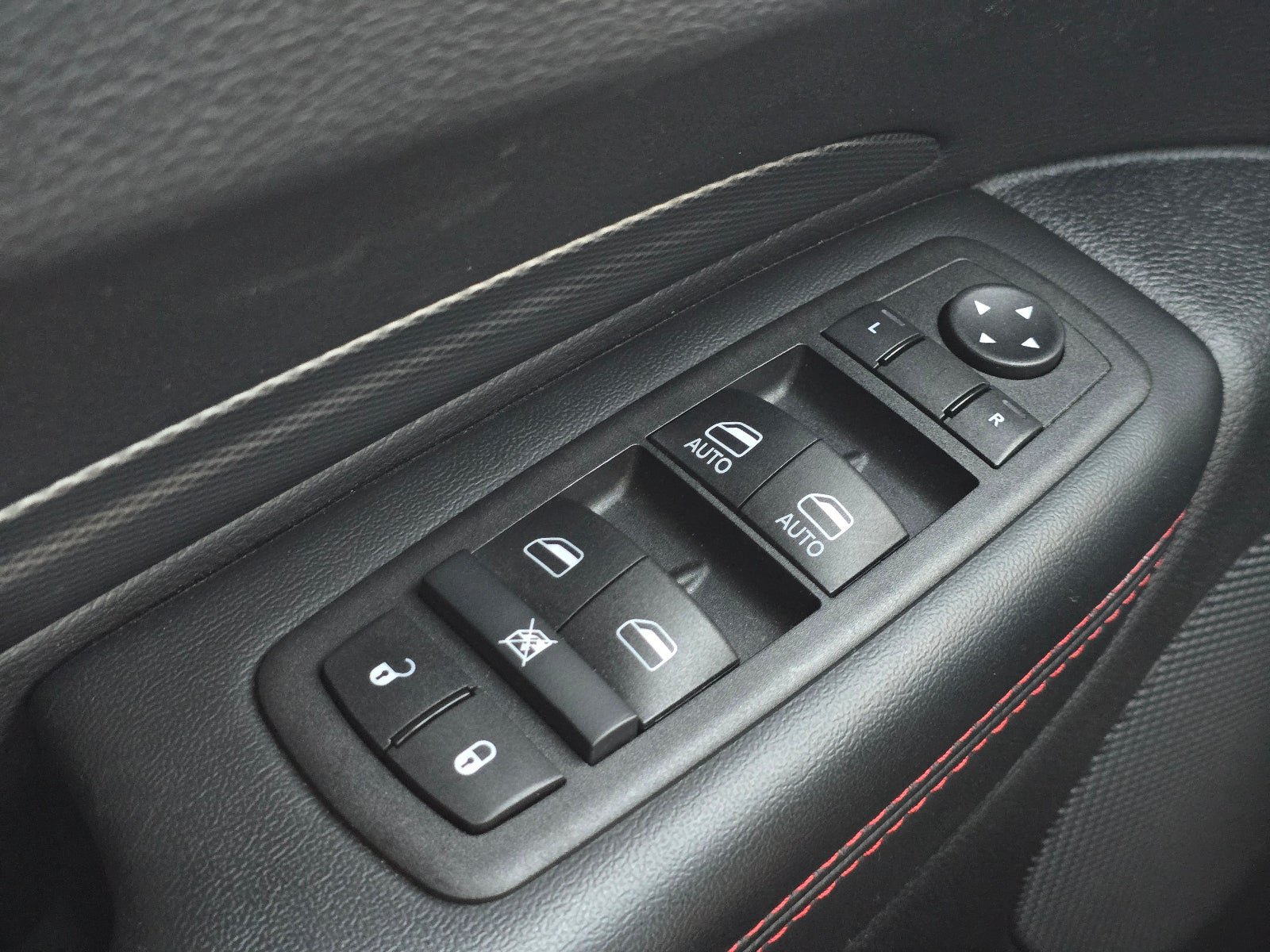 Used 2025 Dodge Durango GT AWD/4WD image 23