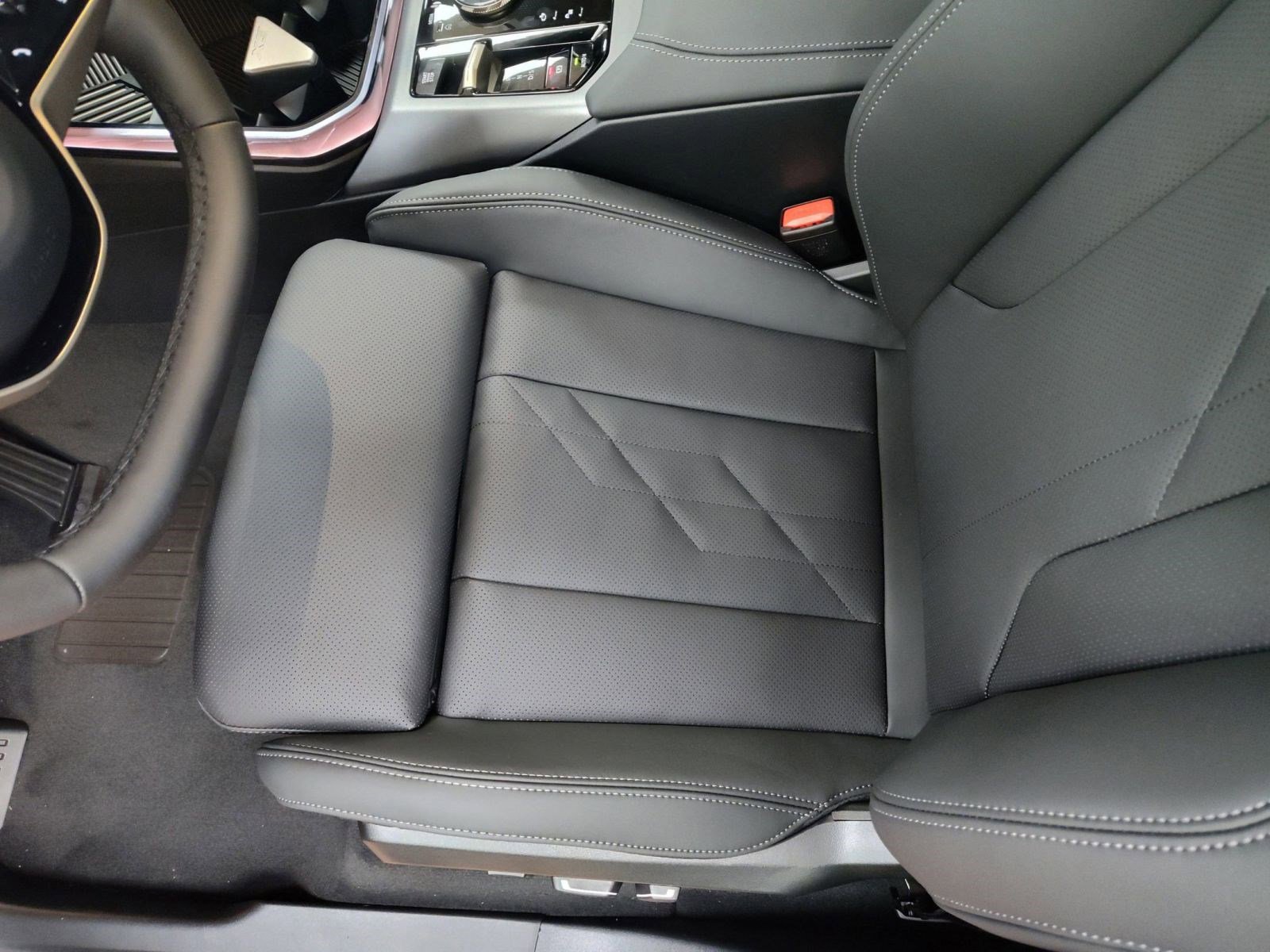 Used 2025 BMW X3 xDrive30i w/ Convenience Package image 13