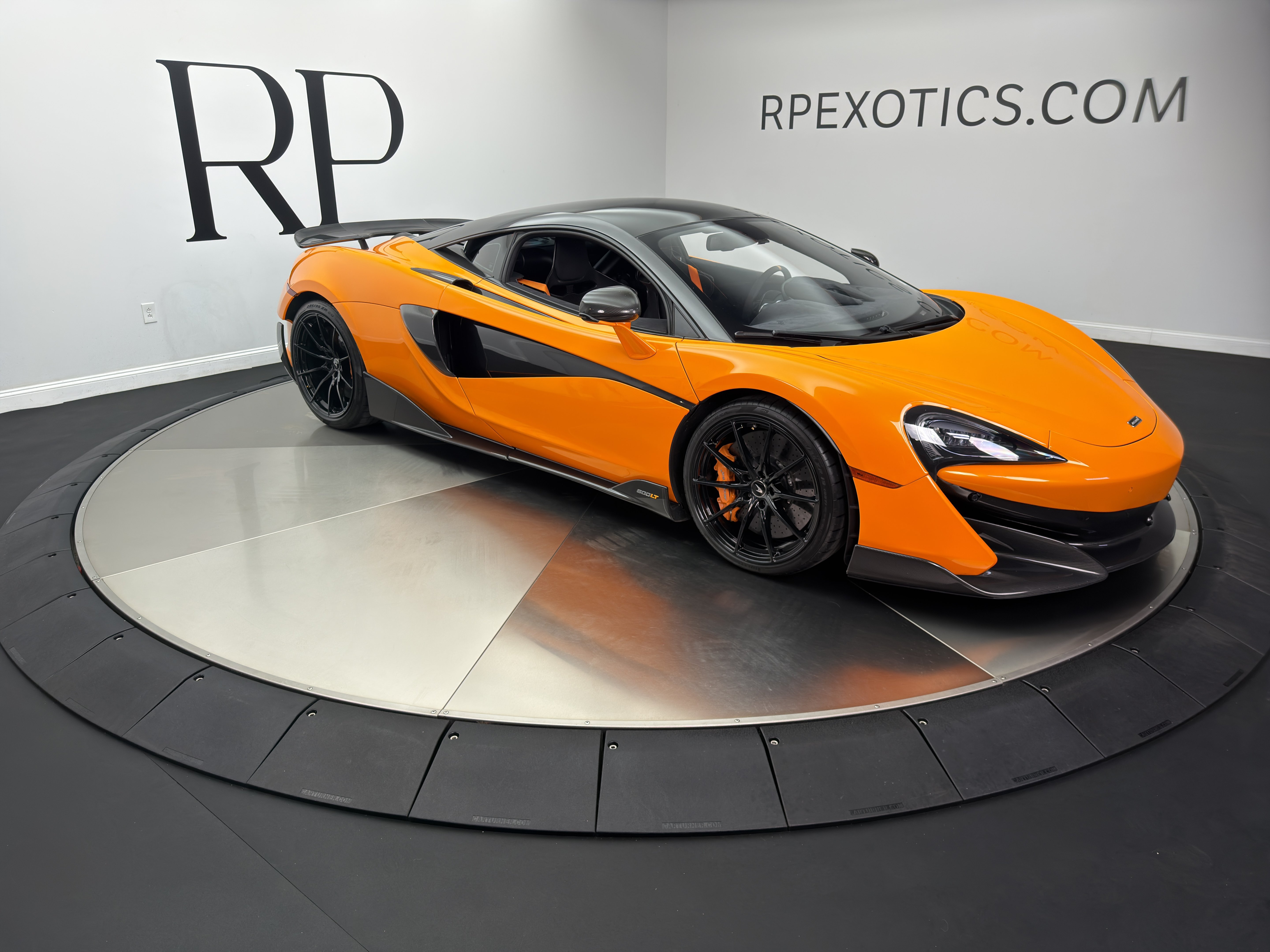 Used 2019 McLaren 600LT RWD image 8