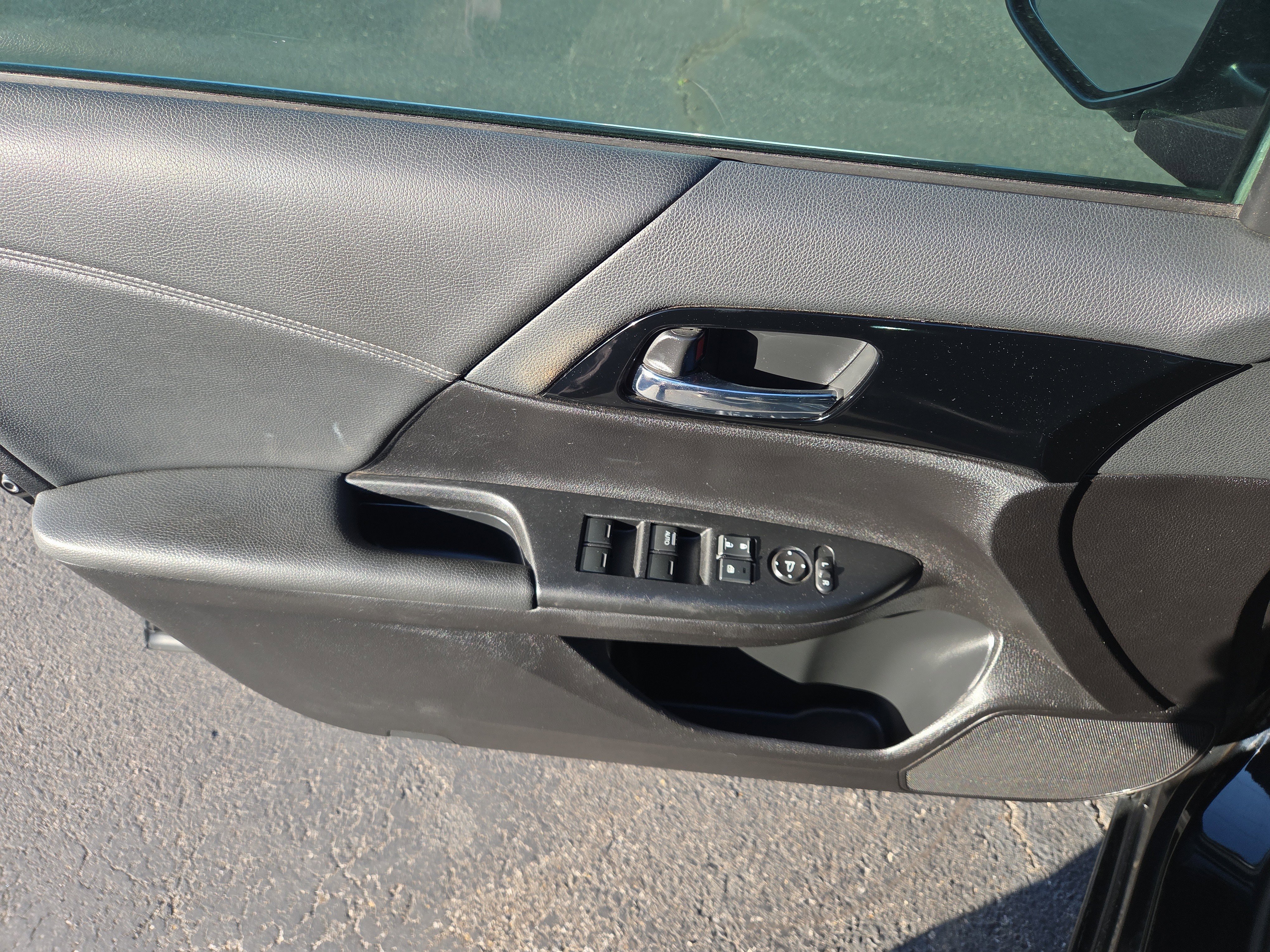 Used 2016 Honda Accord LX image 11