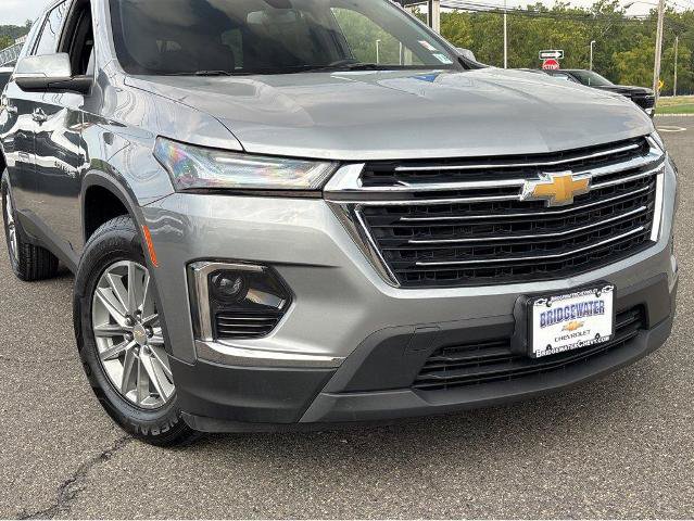 Used 2023 Chevrolet Traverse LT FWD image 2