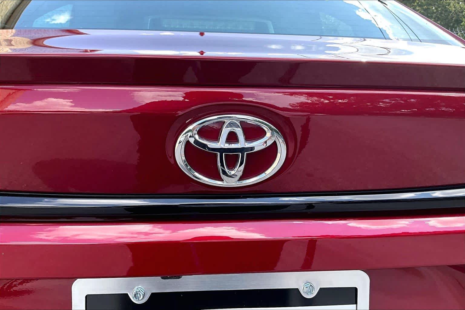 Used 2025 Toyota Corolla SE FWD image 31