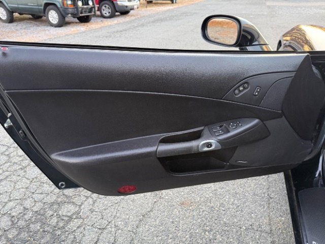 Used 2006 Chevrolet Corvette Convertible w/ Preferred Equipment Group image 13