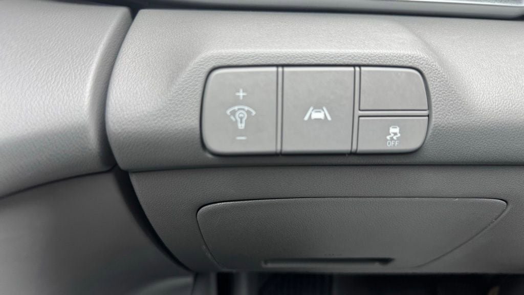 Used 2022 Hyundai Elantra SEL FWD image 19