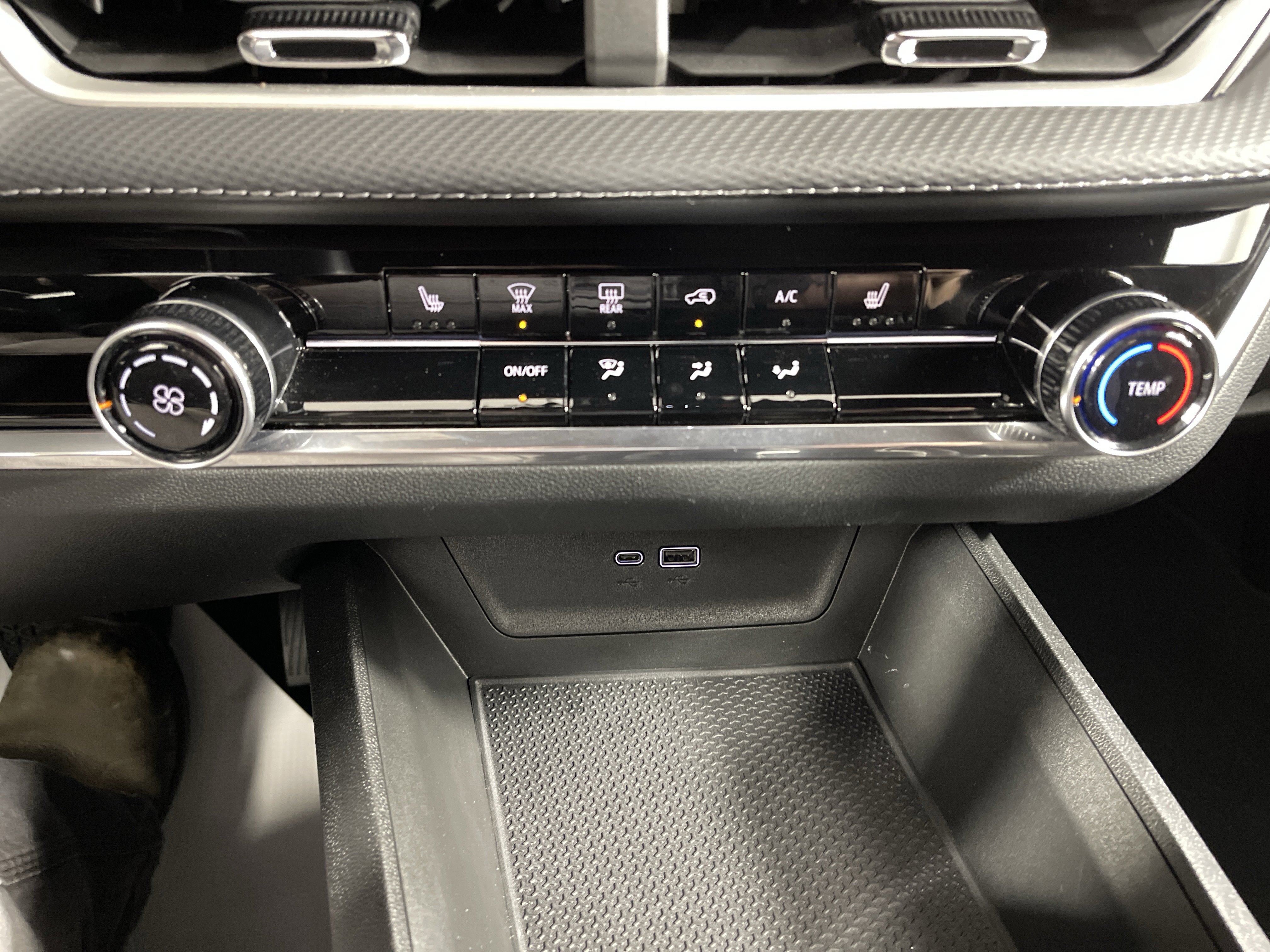 Used 2025 Chevrolet Equinox LT image 24