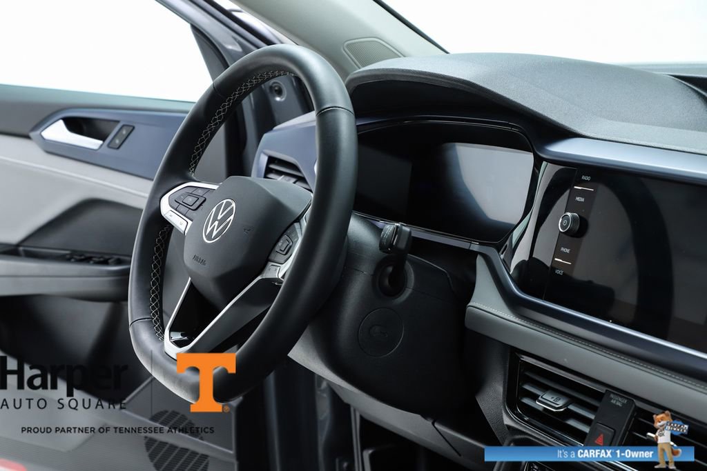 Used 2024 Volkswagen Taos SE w/ Panoramic Sunroof Package image 34