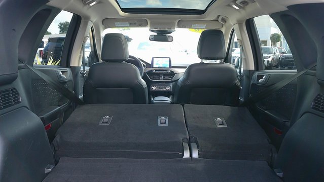 Used 2020 Ford Escape Titanium image 28