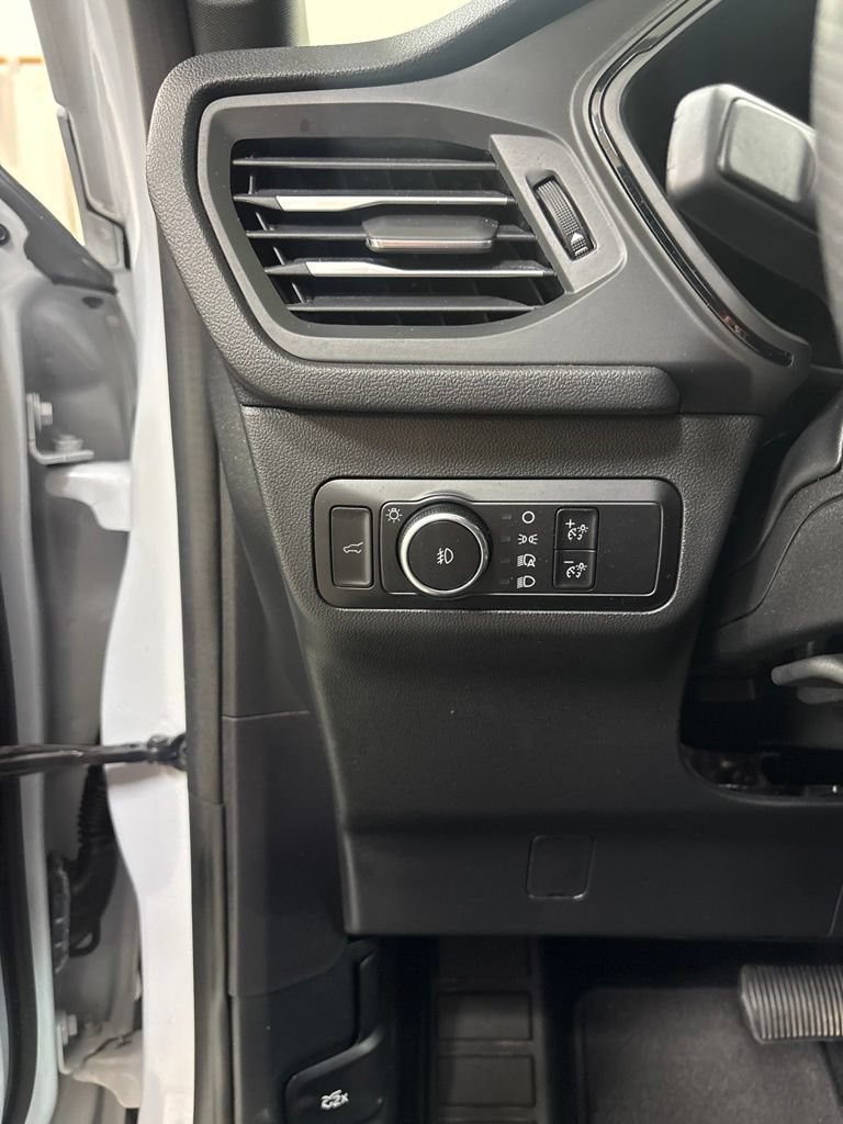Used 2025 Ford Escape ST-Line Select AWD/4WD image 11