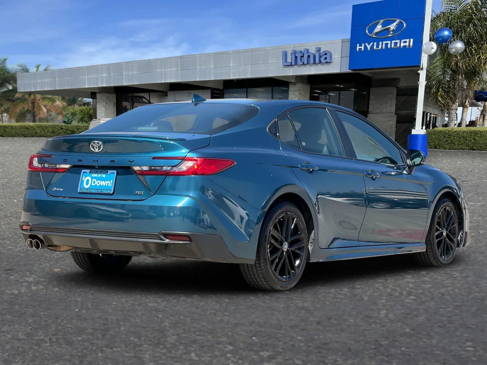 Used 2025 Toyota Camry SE FWD image 3