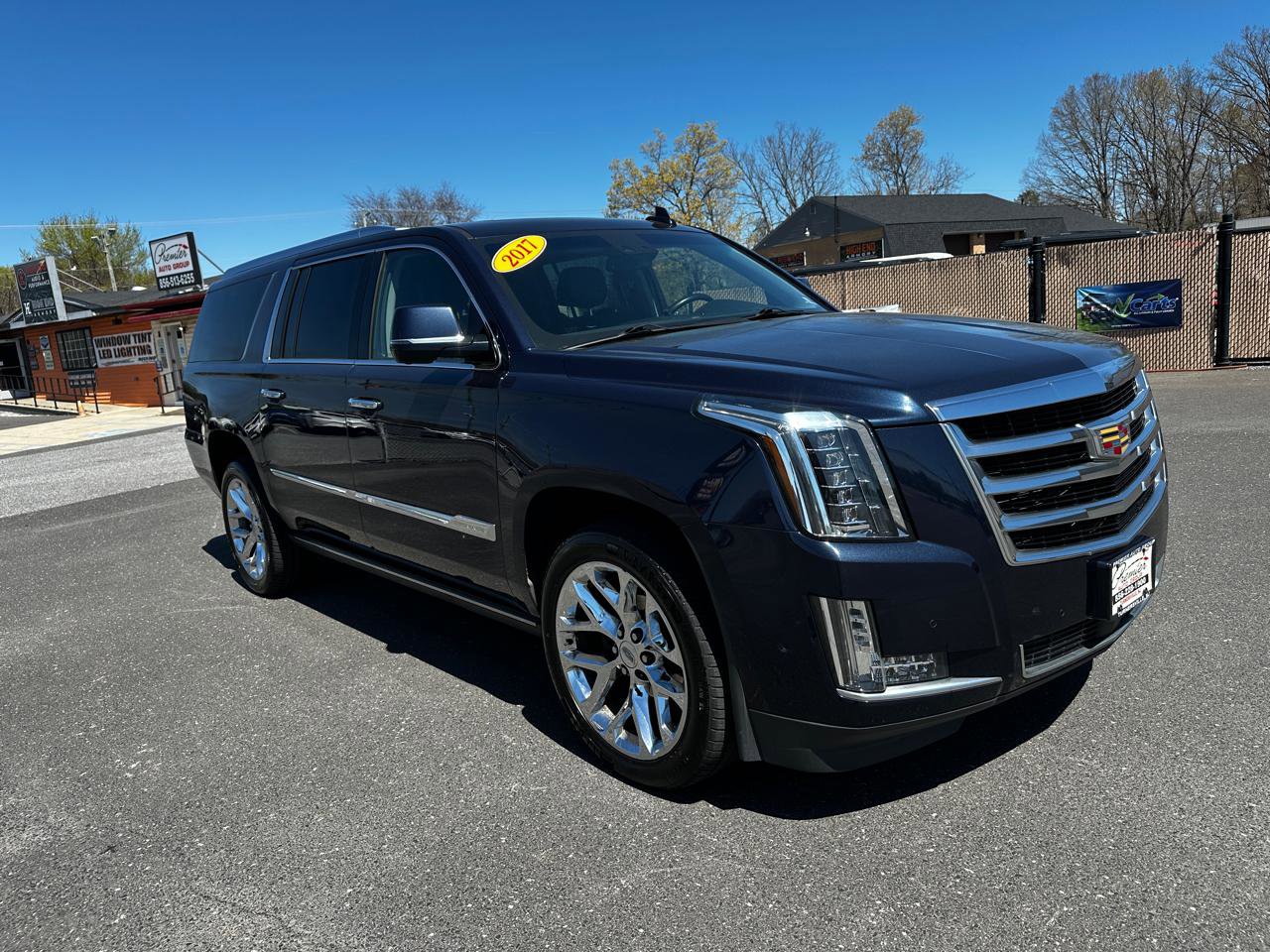 Used 2017 Cadillac Escalade ESV Premium Luxury AWD/4WD image 3