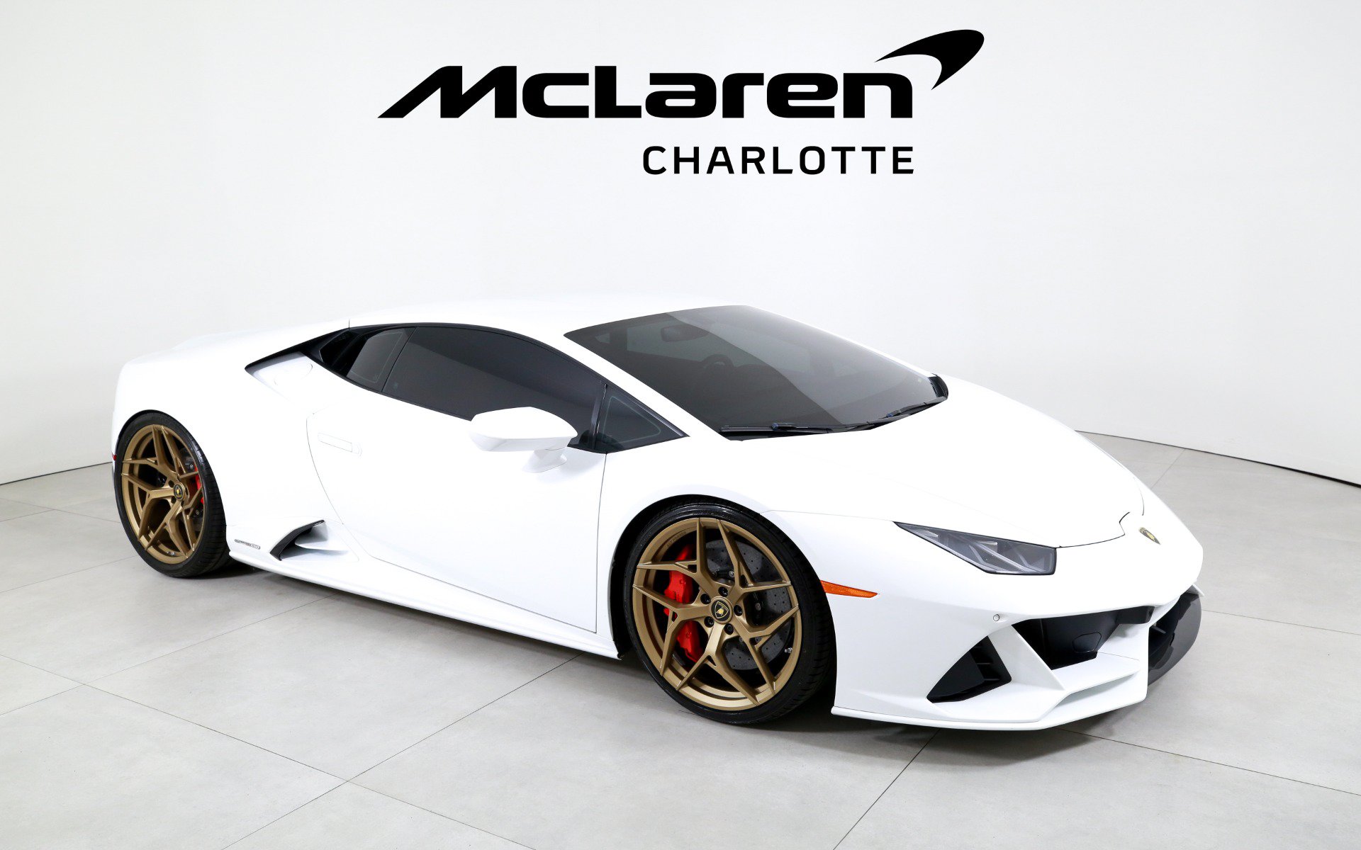 Used 2020 Lamborghini Huracan EVO image 2