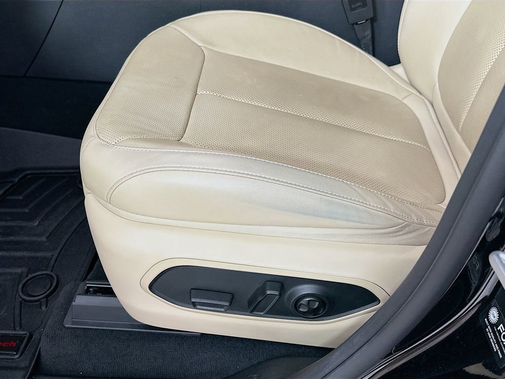 Used 2023 Jeep Grand Cherokee L Limited w/ Luxury Tech Group II image 9