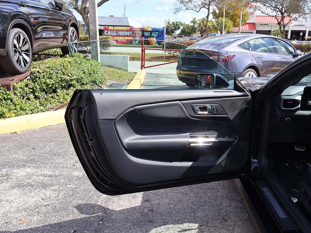 Used 2025 Ford Mustang Premium image 22