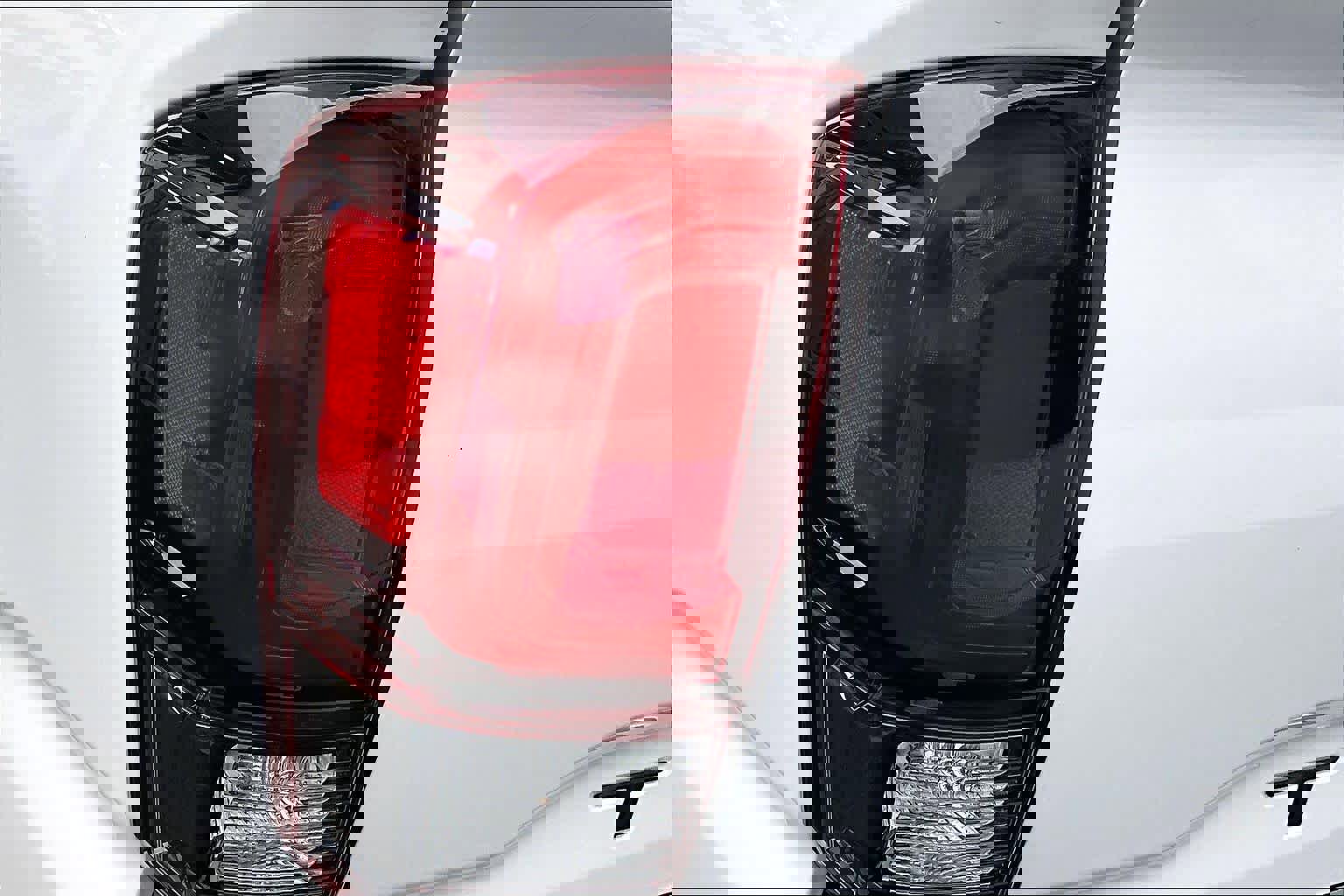 Used 2020 Toyota Tacoma SR5 image 27